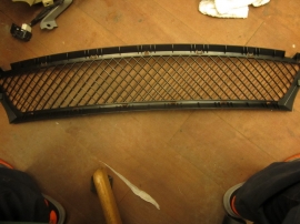 BMW - Bumper GRILLE  Grill  - 51117065469
